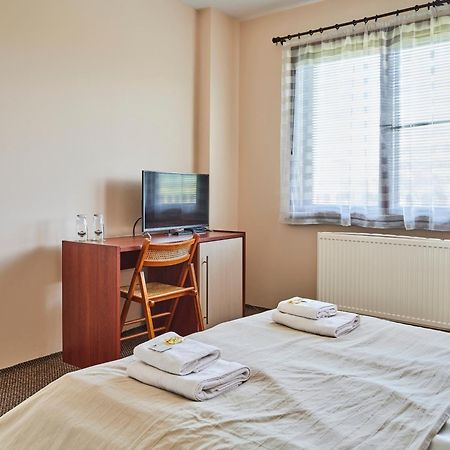 Hotel Tihiat Kat Apriltsi  Extérieur photo