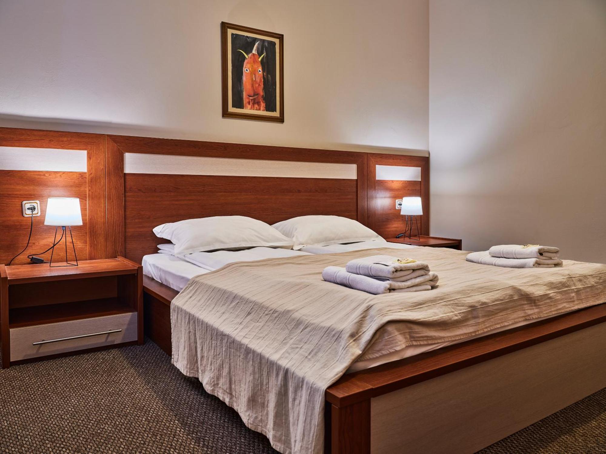 Hotel Tihiat Kat Apriltsi  Extérieur photo