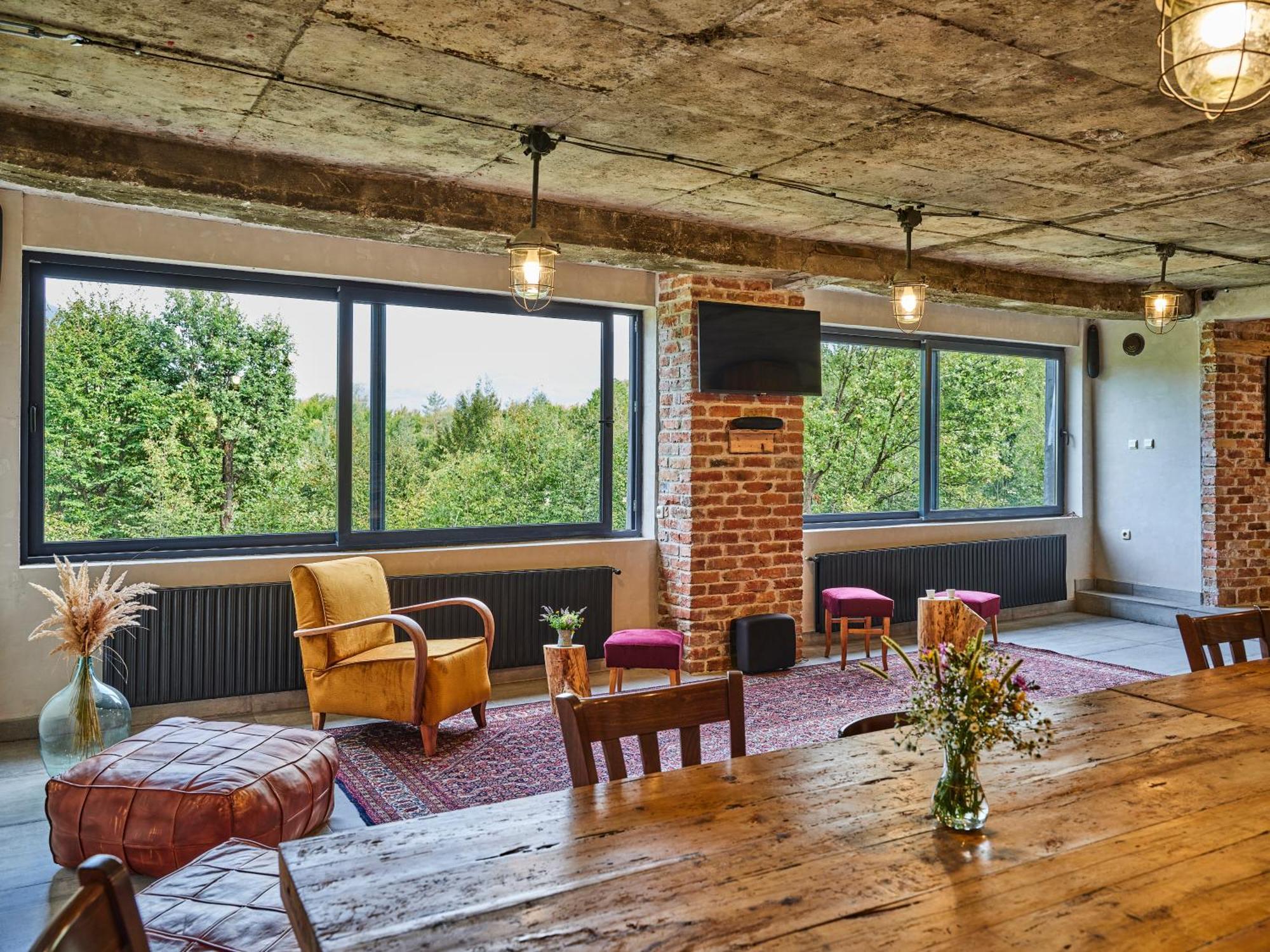 Hotel Tihiat Kat Apriltsi  Extérieur photo